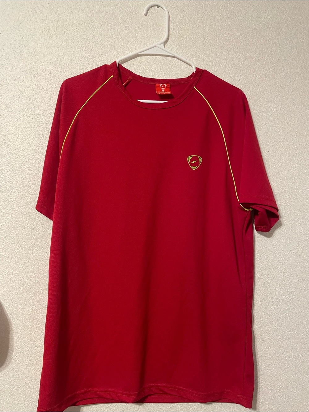 Men's Red Short-Sleeve Athletic Tee with Yellow Piping